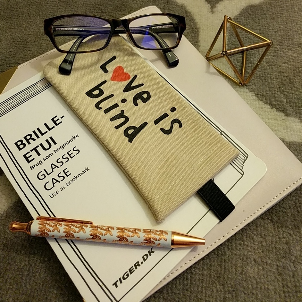 NWT Cute Eyeglasses Pouch Bookmarker